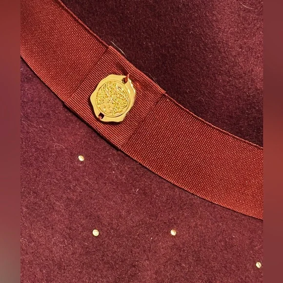 Vince Camuto 100% Wool Fedora w Gold Accents, Burgundy, 6”x7.5” Adjustable - Picture 5 of 8